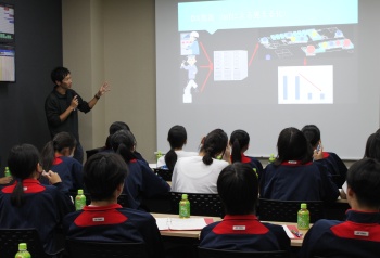 関有知高校普通科1年生企業見学会