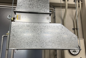 コンプレッサー廃熱ダクト工事